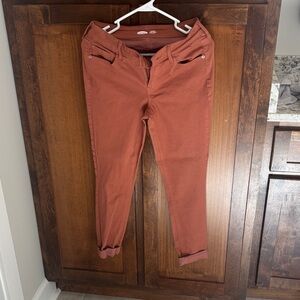 Old Navy Women's Cropped Pants in Rust